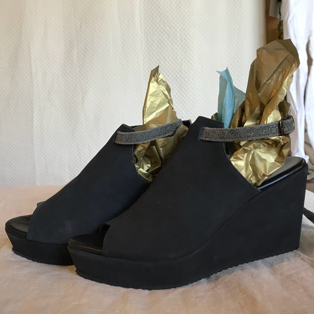 Cordani Fina cut out wedge - size 38